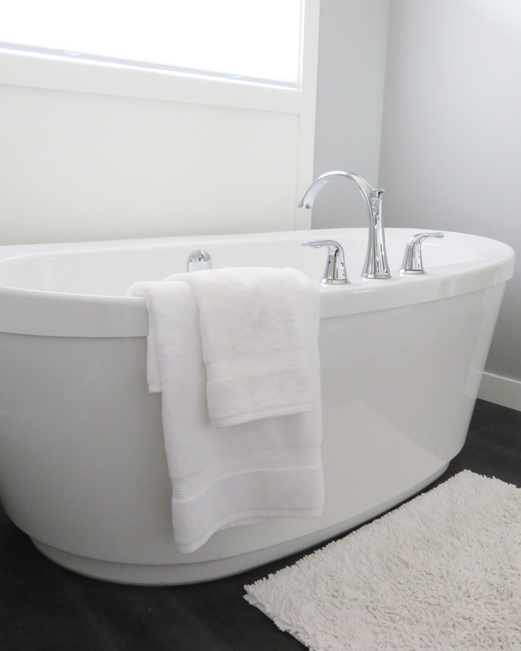 Roll-On vs. Pour-On: Which Application Method Is Right for You?