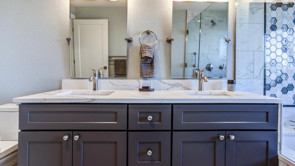 Quick Bathroom And Kitchen Updates Before Putting your House on the Market